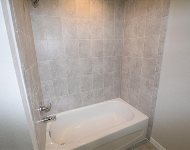 21 Olive Circle - Photo Thumbnail 20