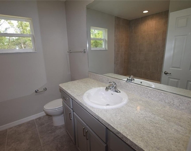 21 Olive Circle - Photo Thumbnail 19