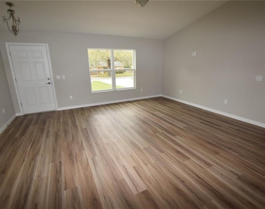 21 Olive Circle - Photo Thumbnail 10