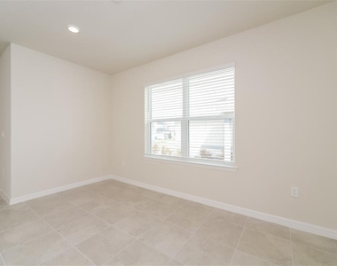 3293 Ellsworth Avenue - Photo Thumbnail 12