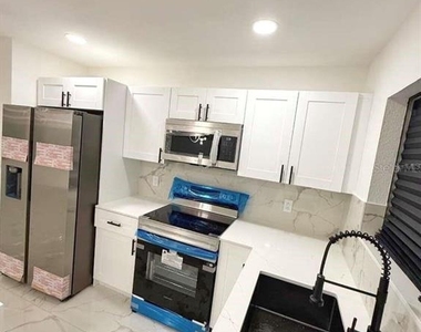 1048 Newbern Street Ne - Photo Thumbnail 6