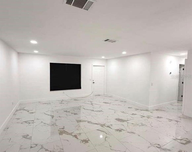 1048 Newbern Street Ne - Photo Thumbnail 10