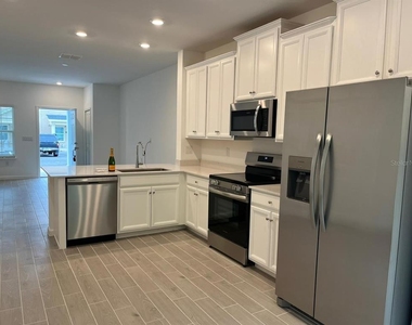 3409 Sw 34th Ave Circle - Photo Thumbnail 2