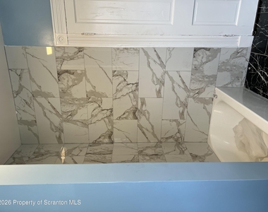 1528 Wyoming Avenue - Photo Thumbnail 7