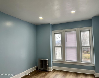 1528 Wyoming Avenue - Photo Thumbnail 3