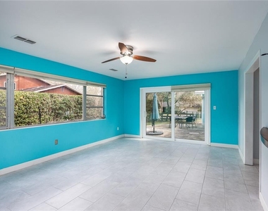 1421 Nw 30th Street - Photo Thumbnail 3