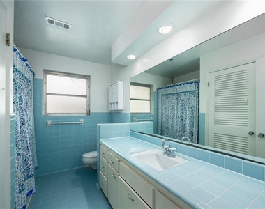 1421 Nw 30th Street - Photo Thumbnail 40
