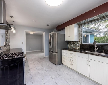 1421 Nw 30th Street - Photo Thumbnail 37