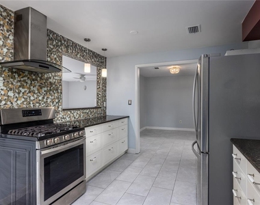 1421 Nw 30th Street - Photo Thumbnail 38