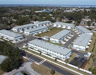1057 E Caroline Street - Photo Thumbnail 25