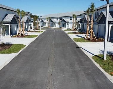 1057 E Caroline Street - Photo Thumbnail 22