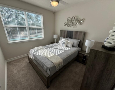 1075 E Caroline Street - Photo Thumbnail 22