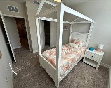 1075 E Caroline Street - Photo Thumbnail 19