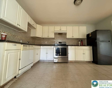 338 Washington Boulevard - Photo Thumbnail 4