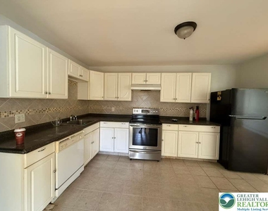 338 Washington Boulevard - Photo Thumbnail 3