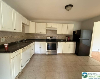 338 Washington Boulevard - Photo Thumbnail 2