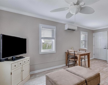 301 S Central Avenue - Photo Thumbnail 3
