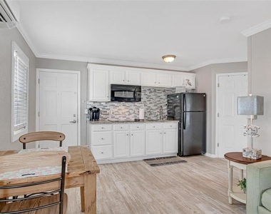 301 S Central Avenue - Photo Thumbnail 18