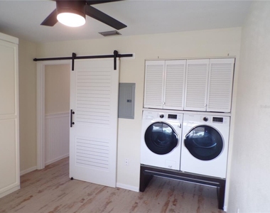 1335 Mineo Dr - Photo Thumbnail 10