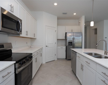 11470 Burgundy Drive - Photo Thumbnail 21