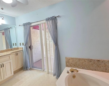 6101 34th St W - Photo Thumbnail 11