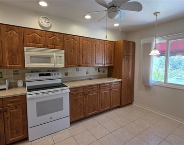 6101 34th St W - Photo Thumbnail 4