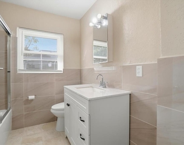 3022 Hickory Street Nw - Photo Thumbnail 21
