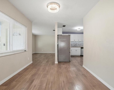 3022 Hickory Street Nw - Photo Thumbnail 13