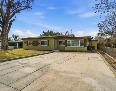 3022 Hickory Street Nw - Photo Thumbnail 2