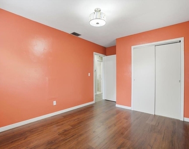 3022 Hickory Street Nw - Photo Thumbnail 30