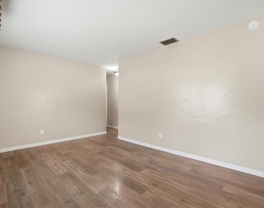 3022 Hickory Street Nw - Photo Thumbnail 15