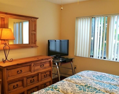 5677 Ashton Lake Drive - Photo Thumbnail 5