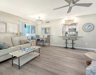 712 White Pine Tree Road - Photo Thumbnail 3