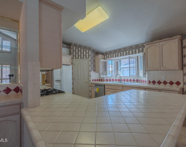 2066 Paseo Del Prado - Photo Thumbnail 13