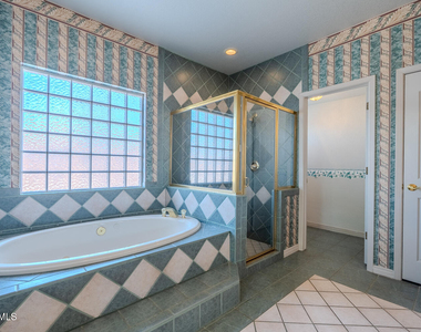 2066 Paseo Del Prado - Photo Thumbnail 23