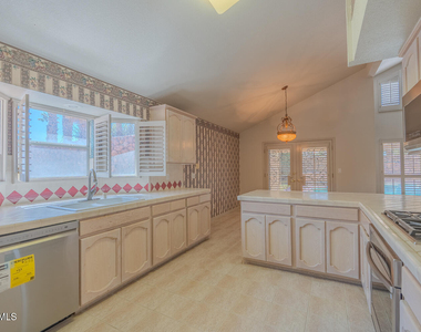 2066 Paseo Del Prado - Photo Thumbnail 15