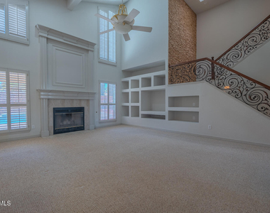 2066 Paseo Del Prado - Photo Thumbnail 10
