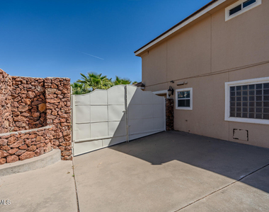 2066 Paseo Del Prado - Photo Thumbnail 46