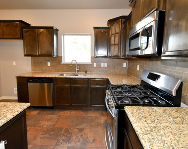 300 Saltford Place - Photo Thumbnail 16