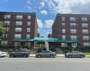 873 West Boulevard - Photo Thumbnail 1