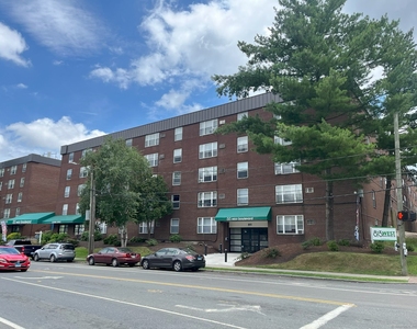 873 West Boulevard - Photo Thumbnail 3