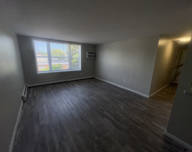 873 West Boulevard - Photo Thumbnail 15