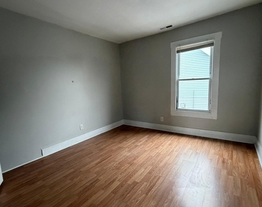 168 Lloyd Street - Photo Thumbnail 4