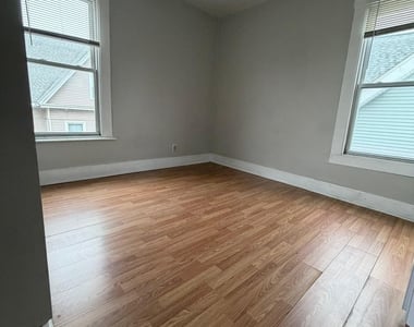 168 Lloyd Street - Photo Thumbnail 8