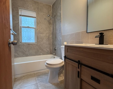 168 Lloyd Street - Photo Thumbnail 9