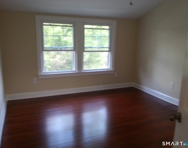 356 Townsend Avenue - Photo Thumbnail 15