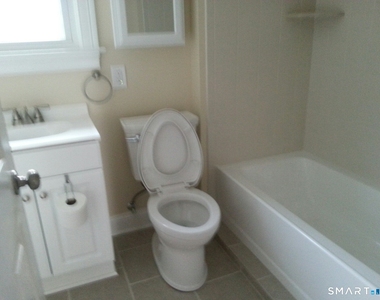 356 Townsend Avenue - Photo Thumbnail 12