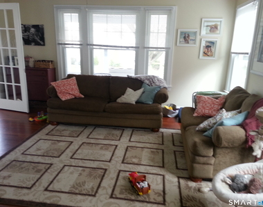 356 Townsend Avenue - Photo Thumbnail 3