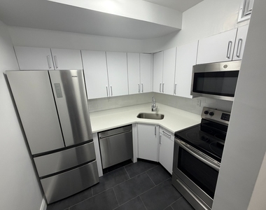 219 East 69th Street - Photo Thumbnail 4