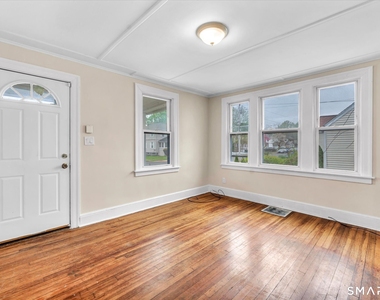 128-130 Sisson Street - Photo Thumbnail 4